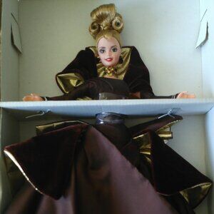 Vintage Collectible Beautifully Designed 1996 Collector Edition Couture Portrait